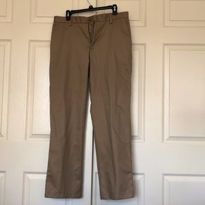 Izod 32x32 Dress pants. Straight Fit Chinos